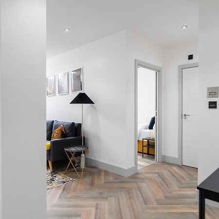 London Road Romford Block Apartment Екстериор снимка