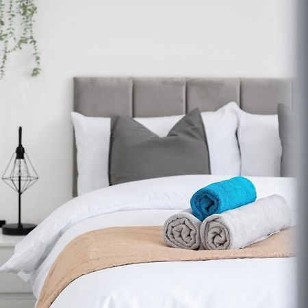 London Road Romford Block Apartment Екстериор снимка