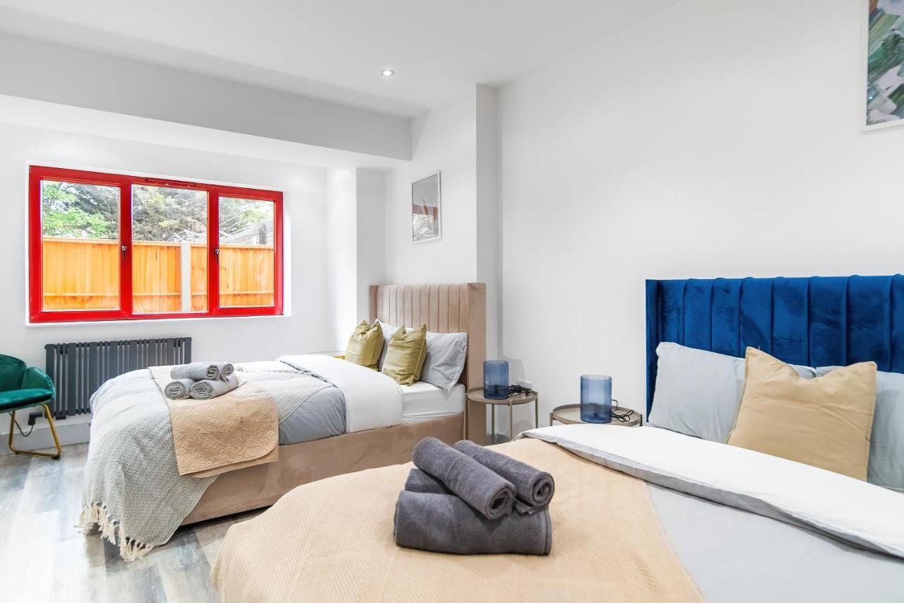 London Road Romford Block Apartment Екстериор снимка