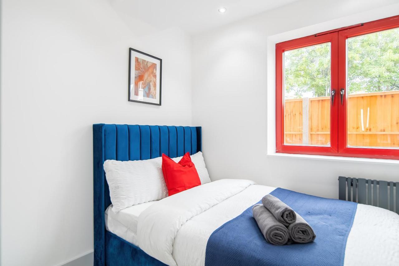 London Road Romford Block Apartment Екстериор снимка