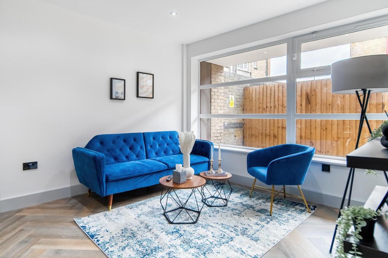 London Road Romford Block Apartment Екстериор снимка