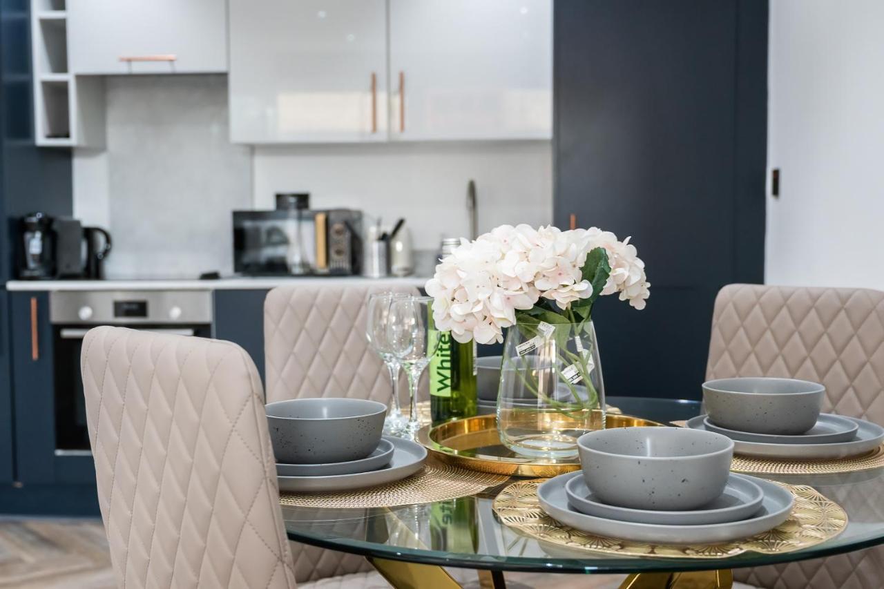 London Road Romford Block Apartment Екстериор снимка