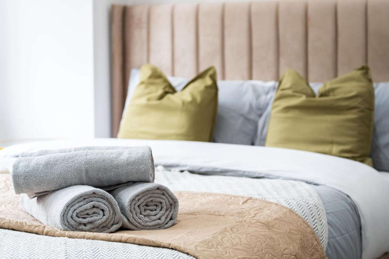 London Road Romford Block Apartment Екстериор снимка