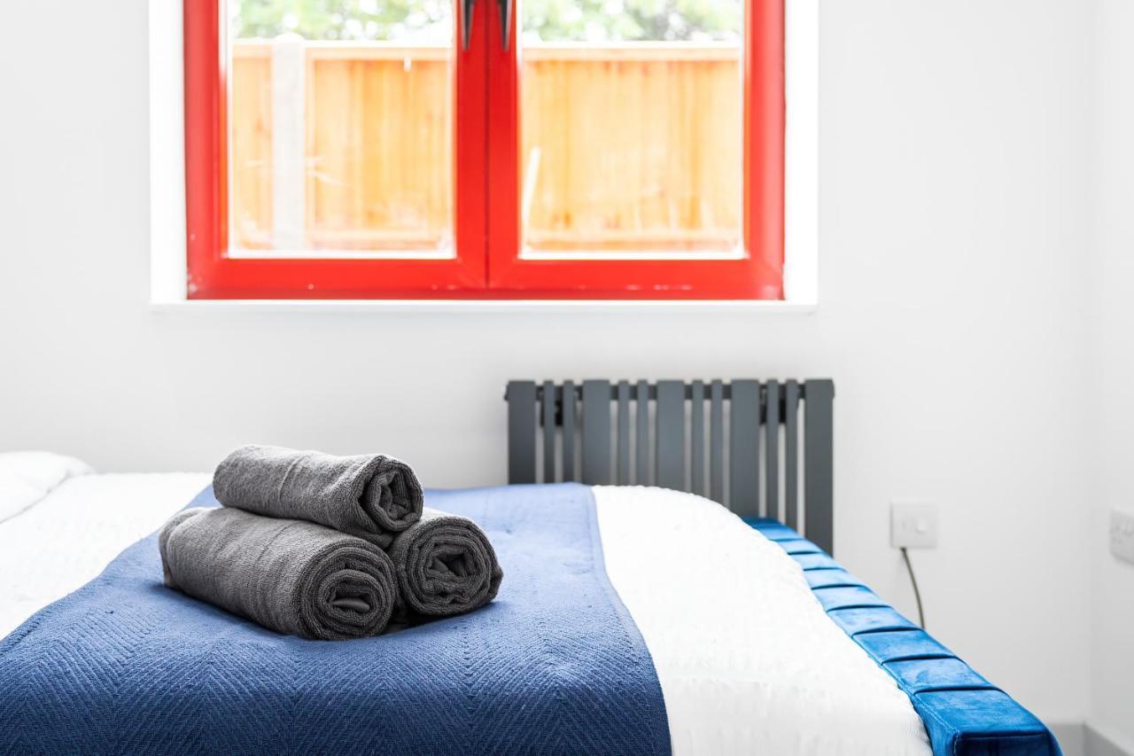 London Road Romford Block Apartment Екстериор снимка