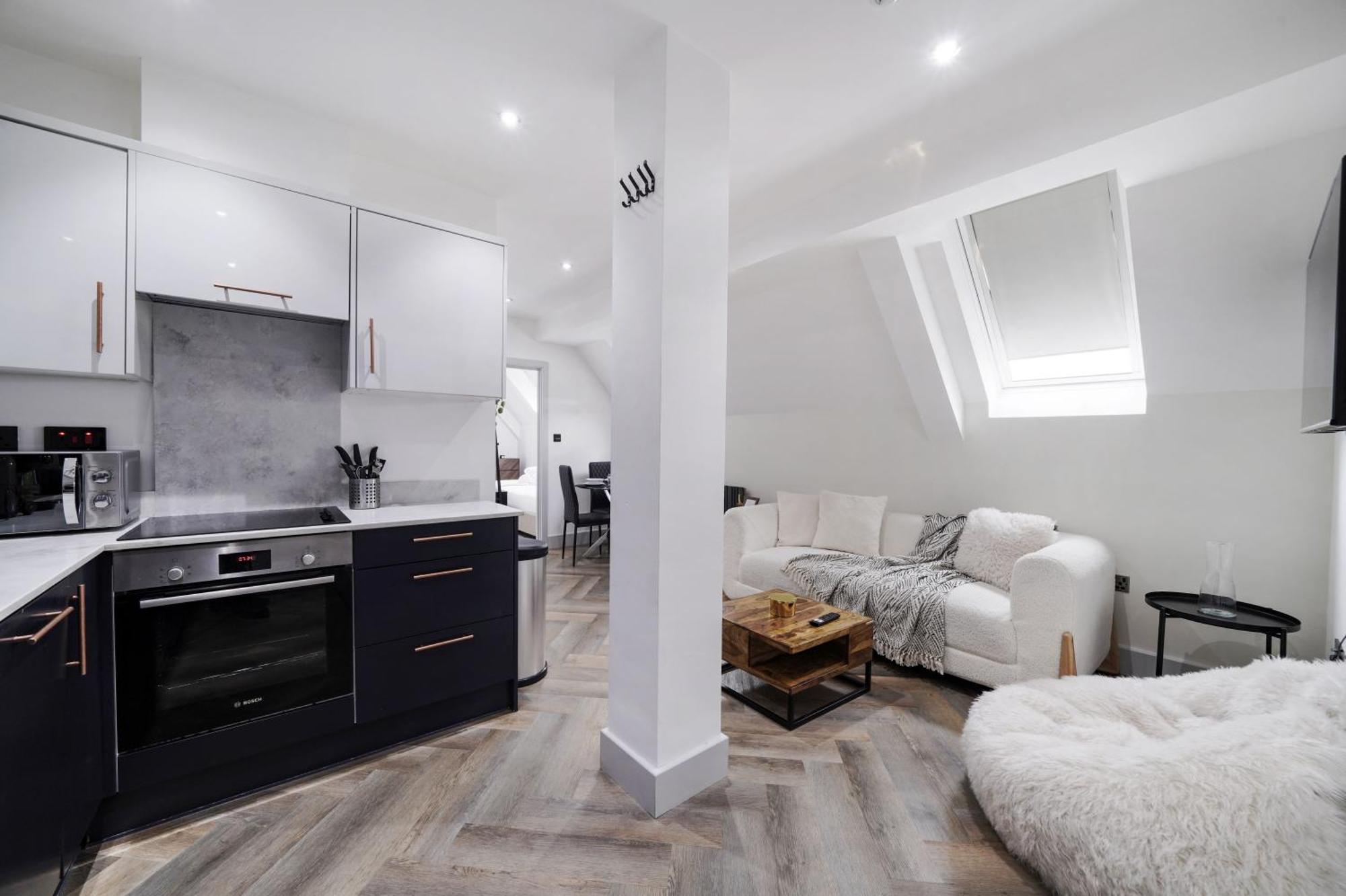 London Road Romford Block Apartment Екстериор снимка