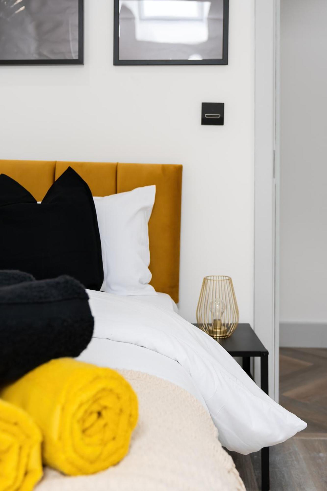 London Road Romford Block Apartment Екстериор снимка